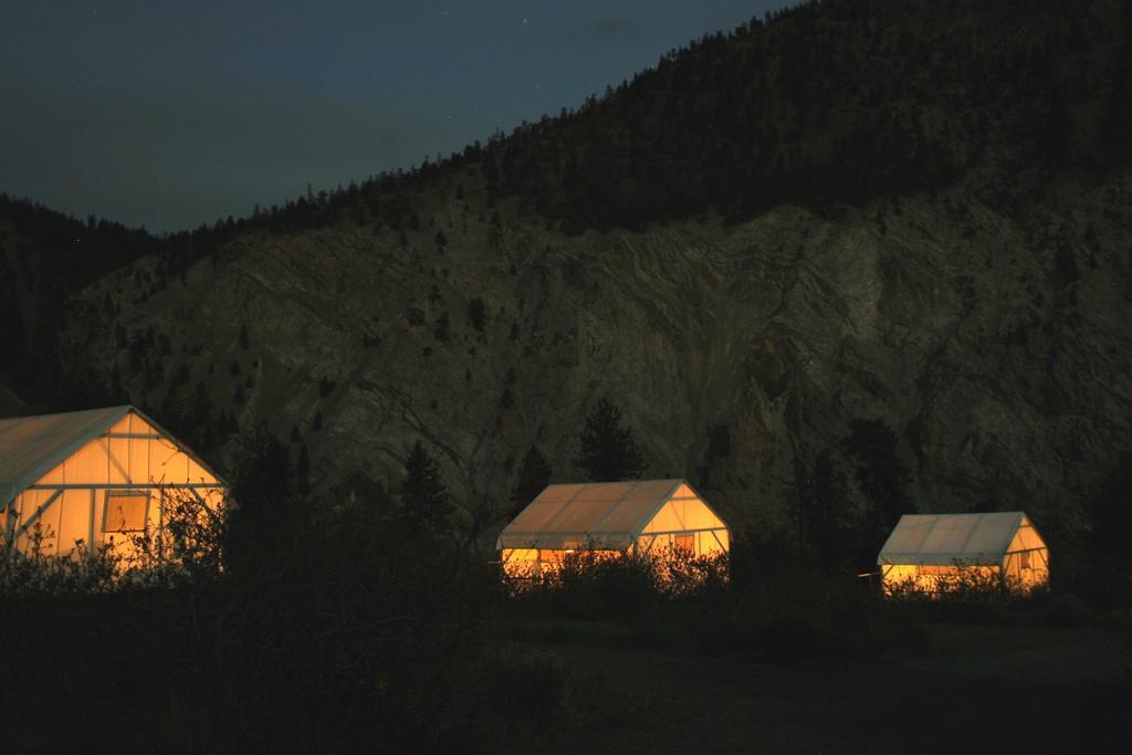 Kumsheen Rafting Resort Lytton Exterior foto